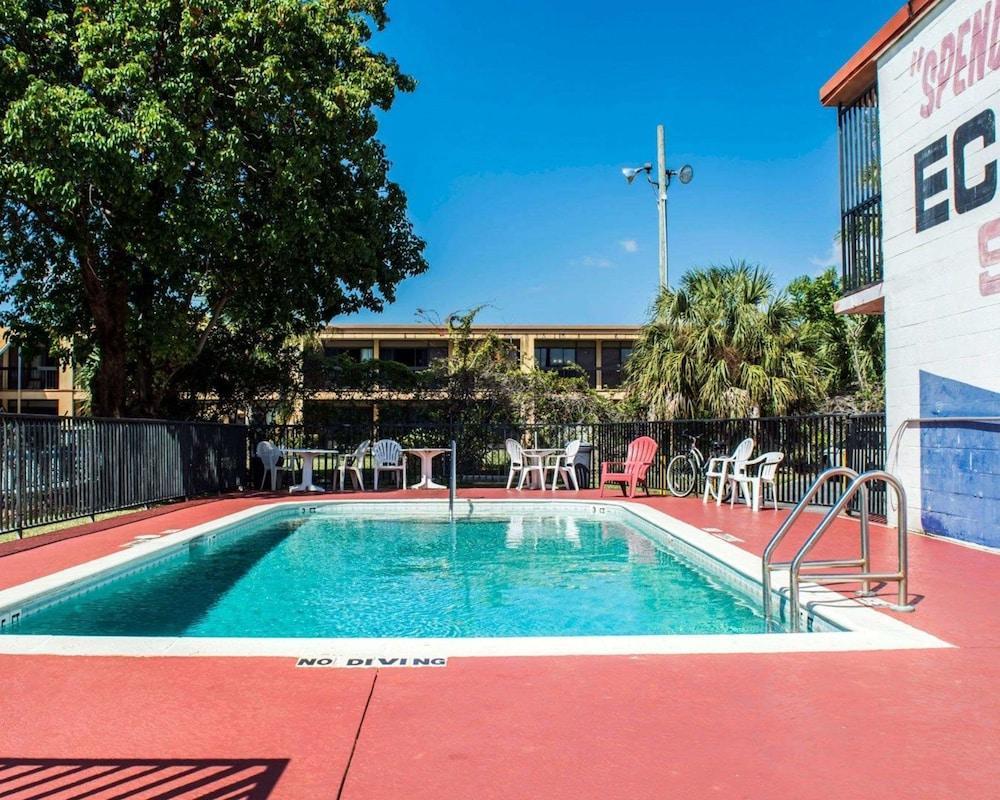 Econo Lodge North North Fort Myers Eksteriør bilde