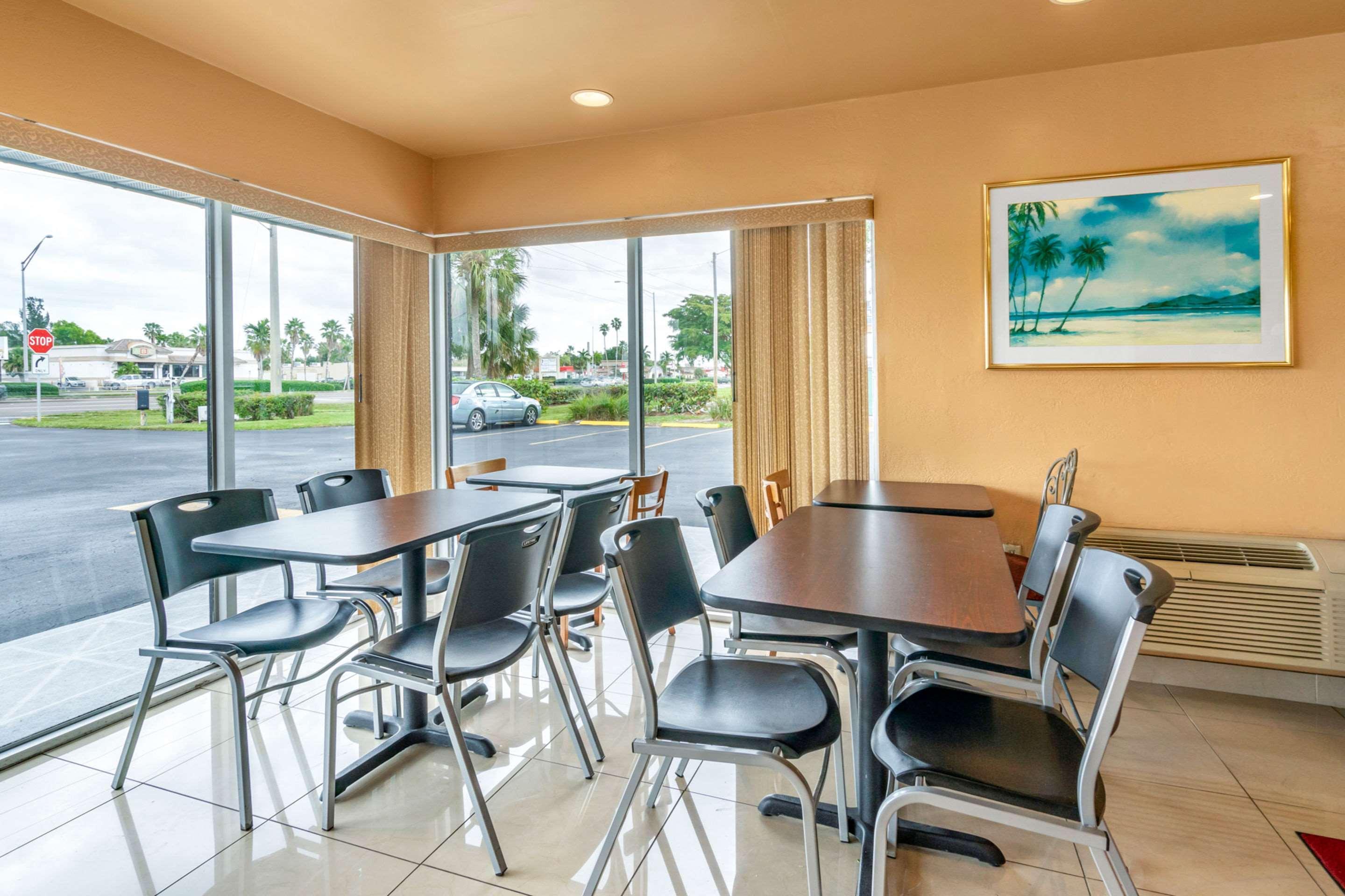 Econo Lodge North North Fort Myers Eksteriør bilde
