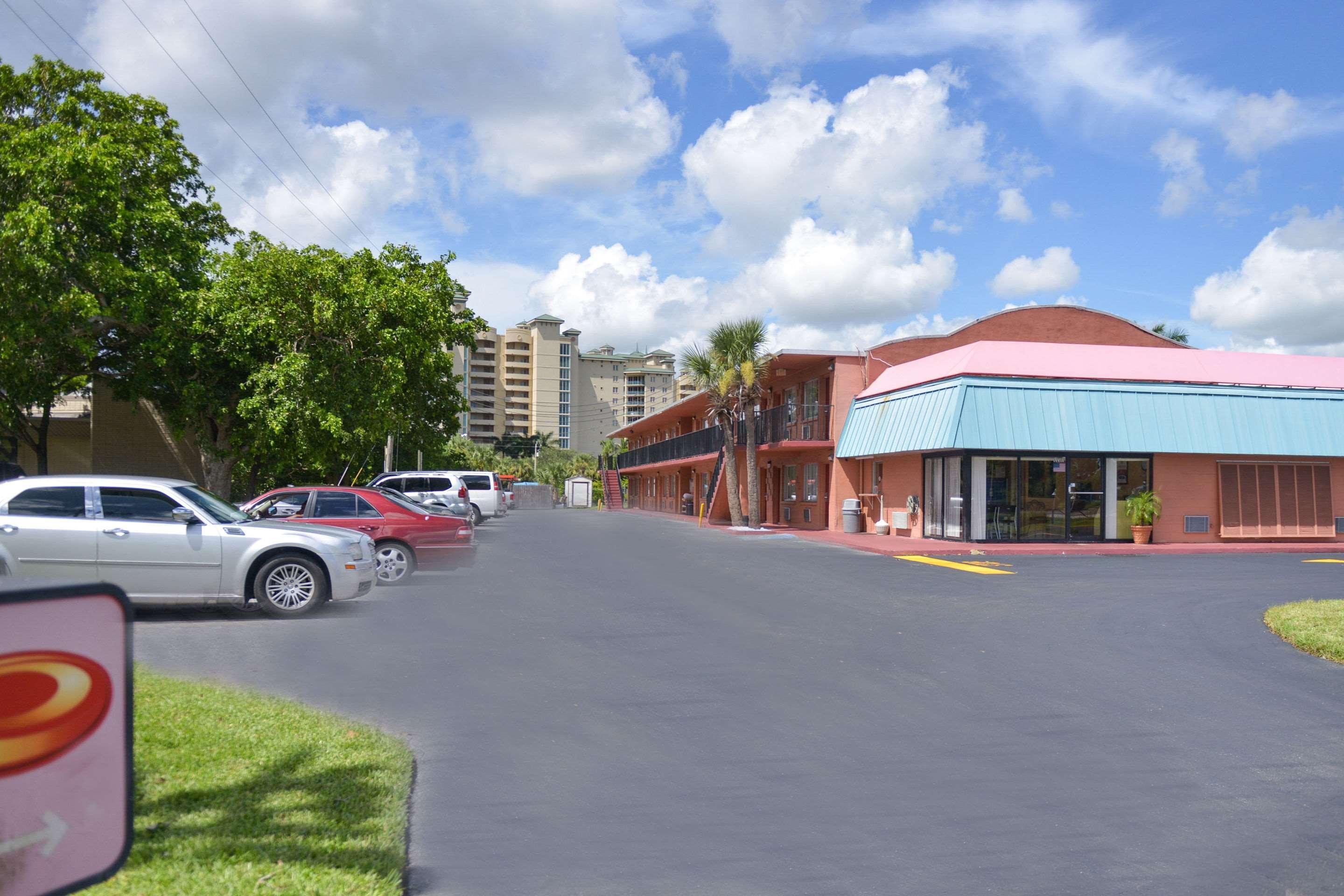 Econo Lodge North North Fort Myers Eksteriør bilde